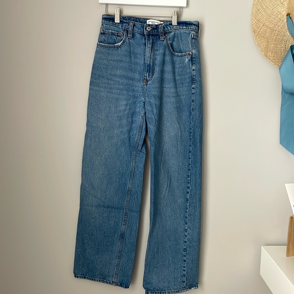 Abercrombie jeans - the loose high rise
